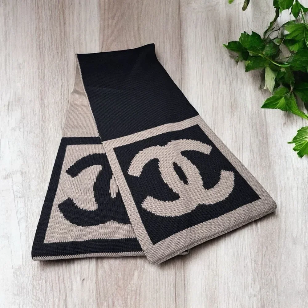 Chanel Wool Scarf - Picture 1 of 4